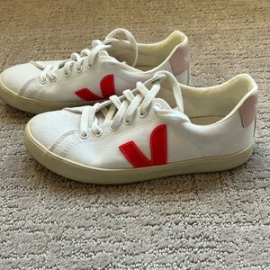 Veja Canvas Esplar SE Low Sneakers in White and Pink